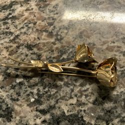 Brooch With 2 Rose Buds