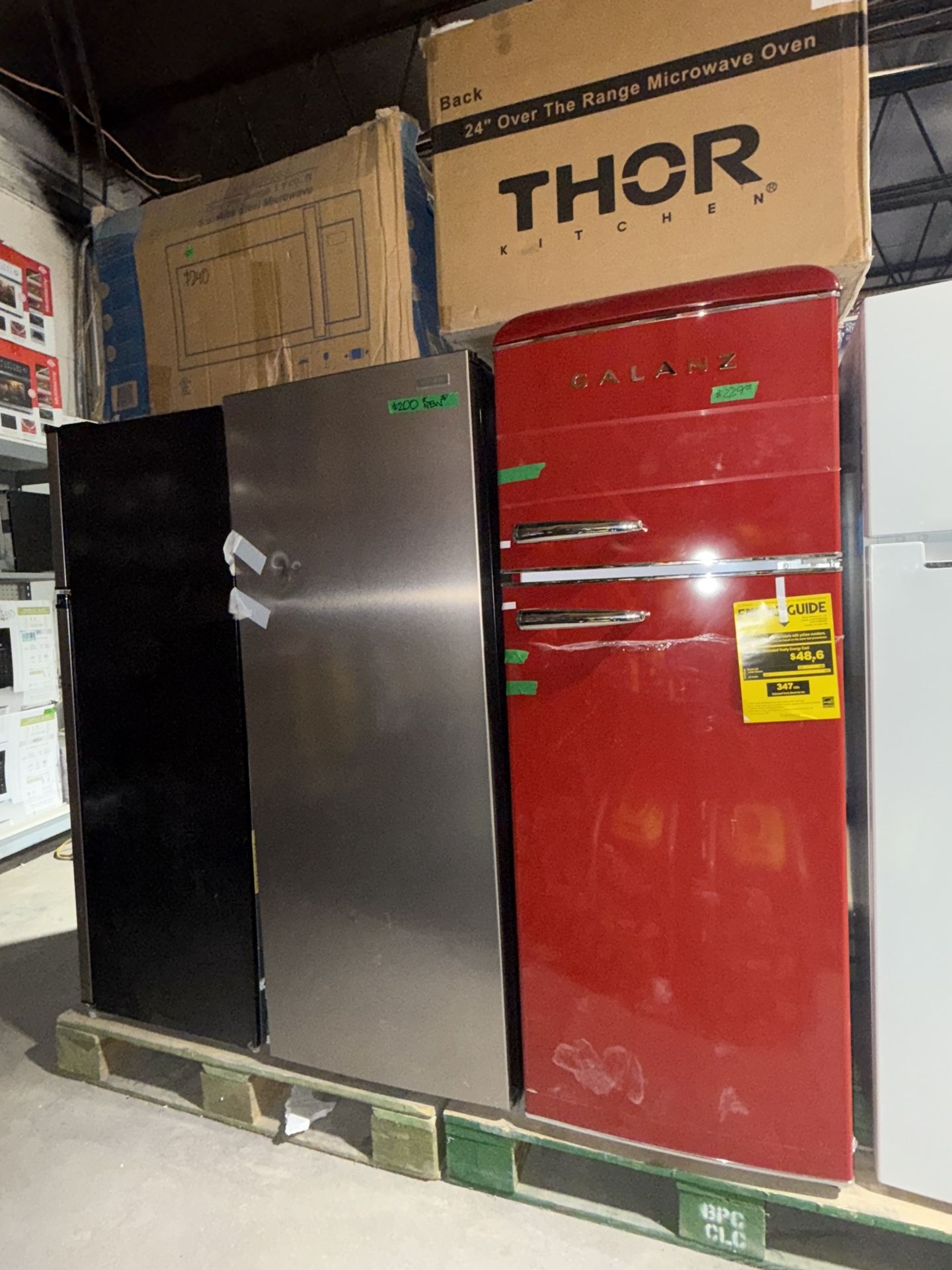 BLOWOUT SALE!!!! New Refrigerators🥶