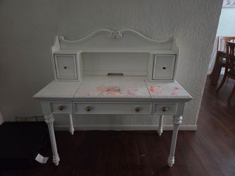 Disney hutch desk with mirror (wood)