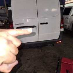 Mercedes-Benz Metris Tow Hitch 