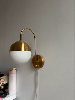 gold wall sconce light