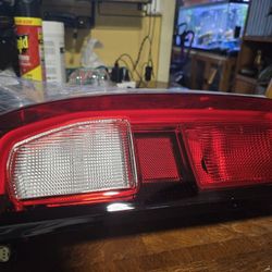 Gmc Sierra Left Side Taillights Assembly Halogen Driver Side Left Rear Lamp Led Type Compatible With 2019 - 24 1/2 # 305