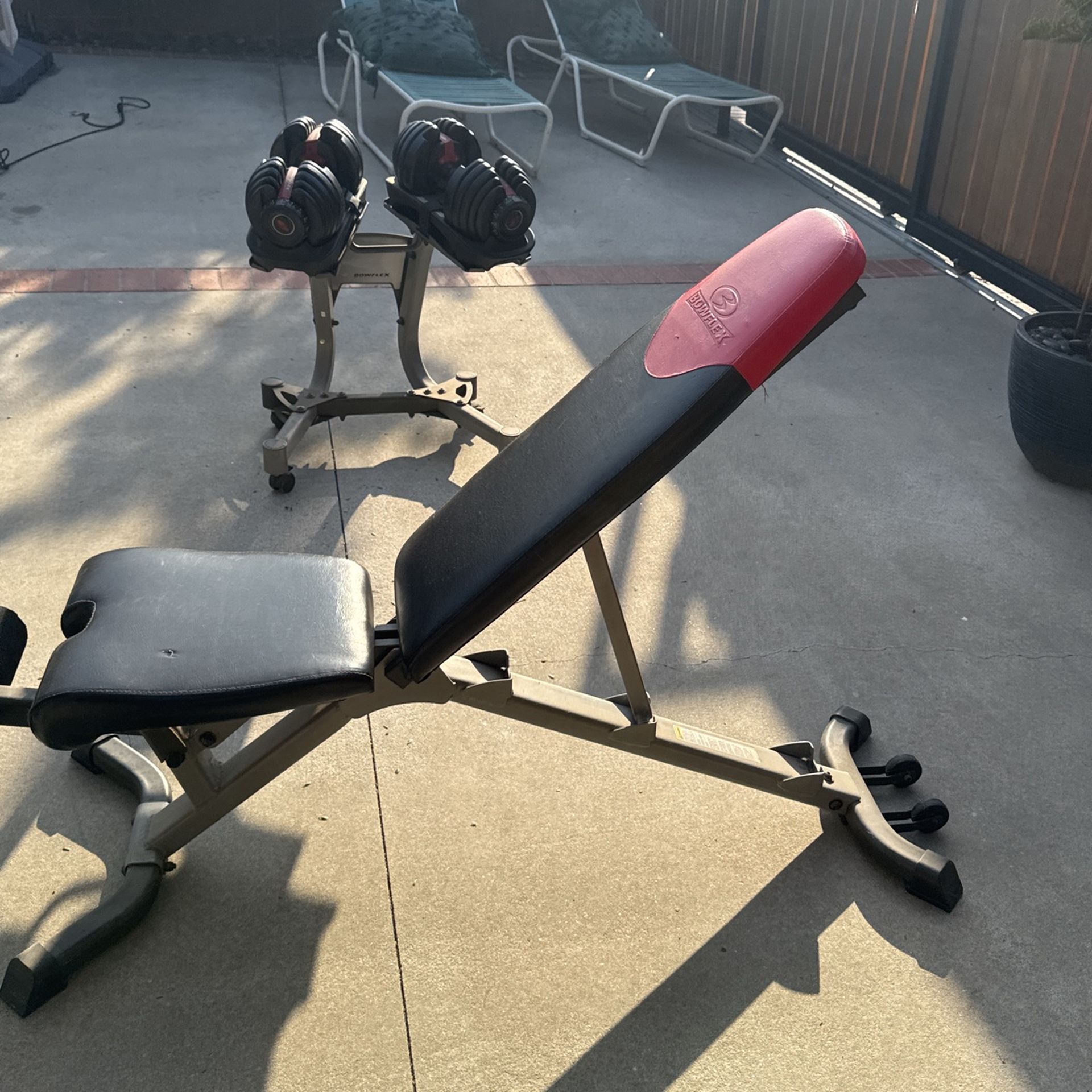 Bowflex SelectTech 552 Adjustible dumbbells And bench