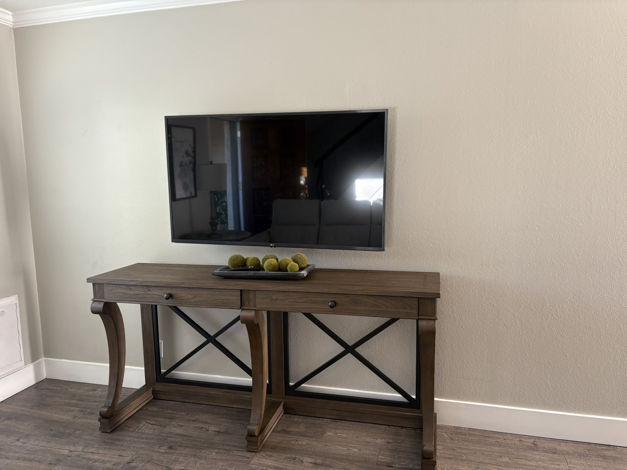 Bassett Sofa Table With Matching Buffet