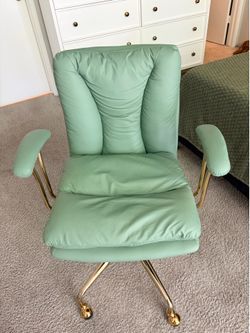 Leatherette computer chair (SUPER COMFY )