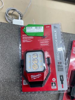 Milwaukee Rechargeable Pivot Task Light