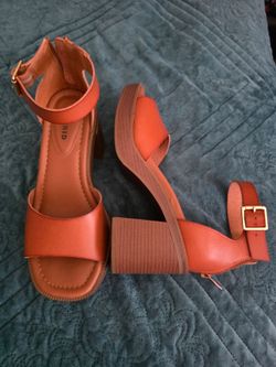 Brown heels 9.5 w