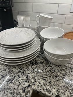 16-piece Ceramic Dinnerware Set
