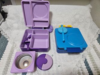 OMIE OmieBox Insulated Bento Lunch Box with Leakproof Thermos Food Jar 3 Compartments - Latches, For Ages 3+
