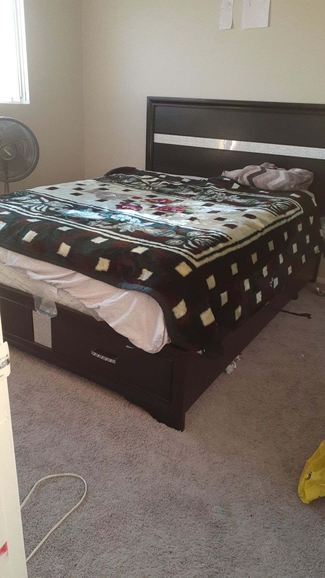 brand new box bed 400 with new matress