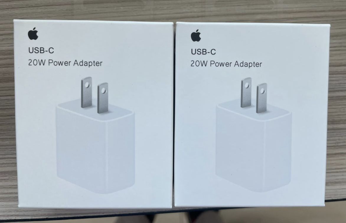Iphone 20w fast charger + c to lightning cable. Wholesale