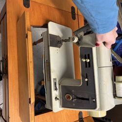 Singer Sewing Machine 