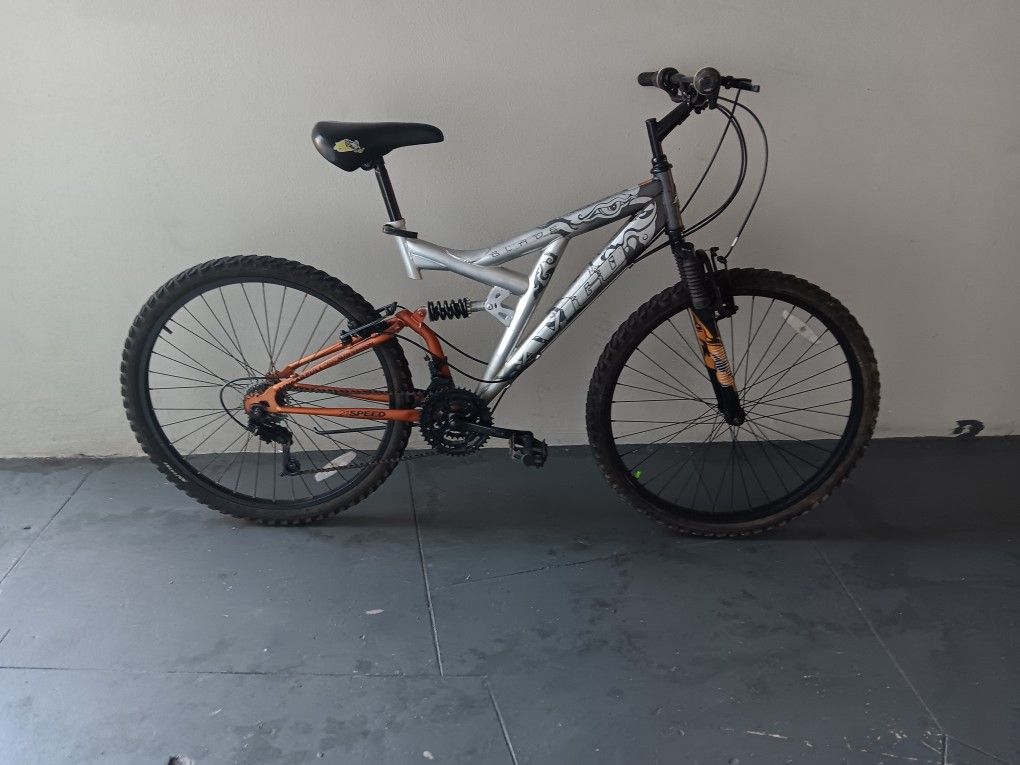 BICYCLE AVIGO 21 SPEED EXCELLENT CONDITIONS for Sale in Miami, FL 