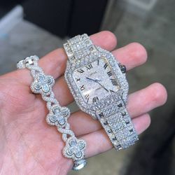 Flash Cartier Bundle Deal  💰 Price : Only $1000 Total ✅ Cartier Box And Papers Included 💎 VVS D-Color Moissanite Stones ⛔️ Does Not Fade Or Tarnish 