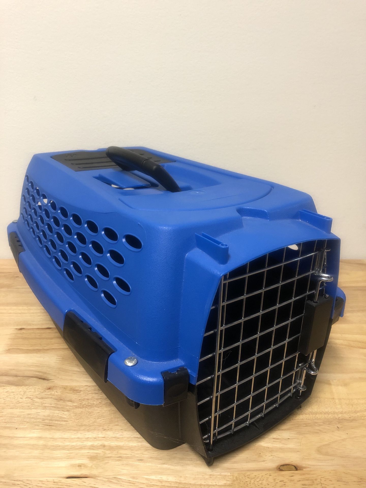 PETMATE KENNEL CAB PET CARRIER TRAVEL CAT SMALL DOG LIGHTWEIGHT TRANSPORT CRATE