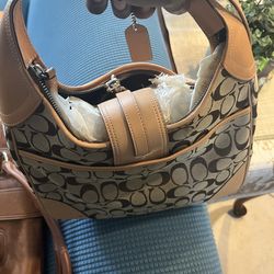 Authentic Coach Signature Shoulder Bag – Excellent Condition