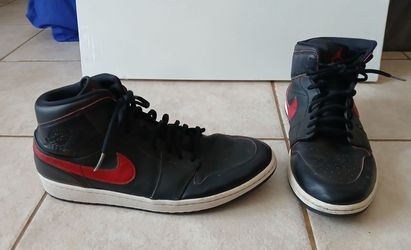 Jordan Men's shoes.  Size 11.5.    $10