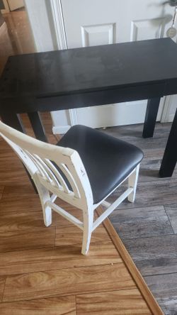 Desk and chair free