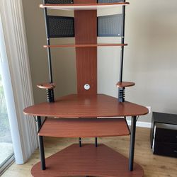 Corner computer desk