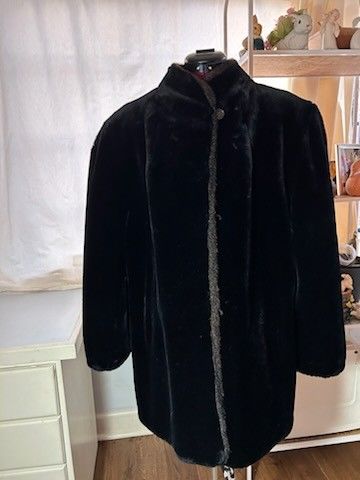 Women's NEW Faux Fur Jacket/Coat
