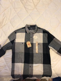 New Men’s long sleeve shirt Size Large