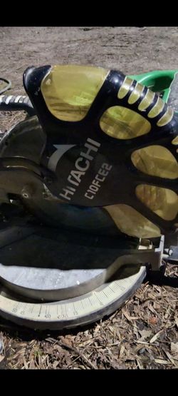 Hitachi C10FCE2 10-Inch Miter Saw