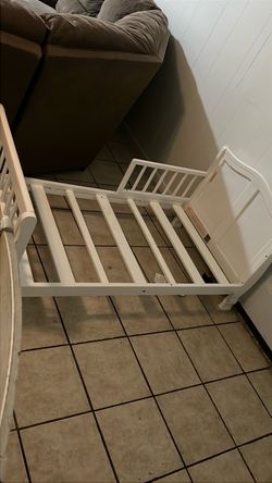 Toddler bed