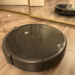 iRobot Roomba 692 Robot Vacuum-Wi-Fi Connectivity Works With Alexa Used