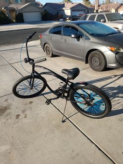 For sale Electra Sparker SPL Beach cruiser, 3 gears that shift smoothly. Please see pictures for more details.