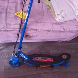 Scooter Recharge Razór Used 3 Time Include Chárge50dl Firm