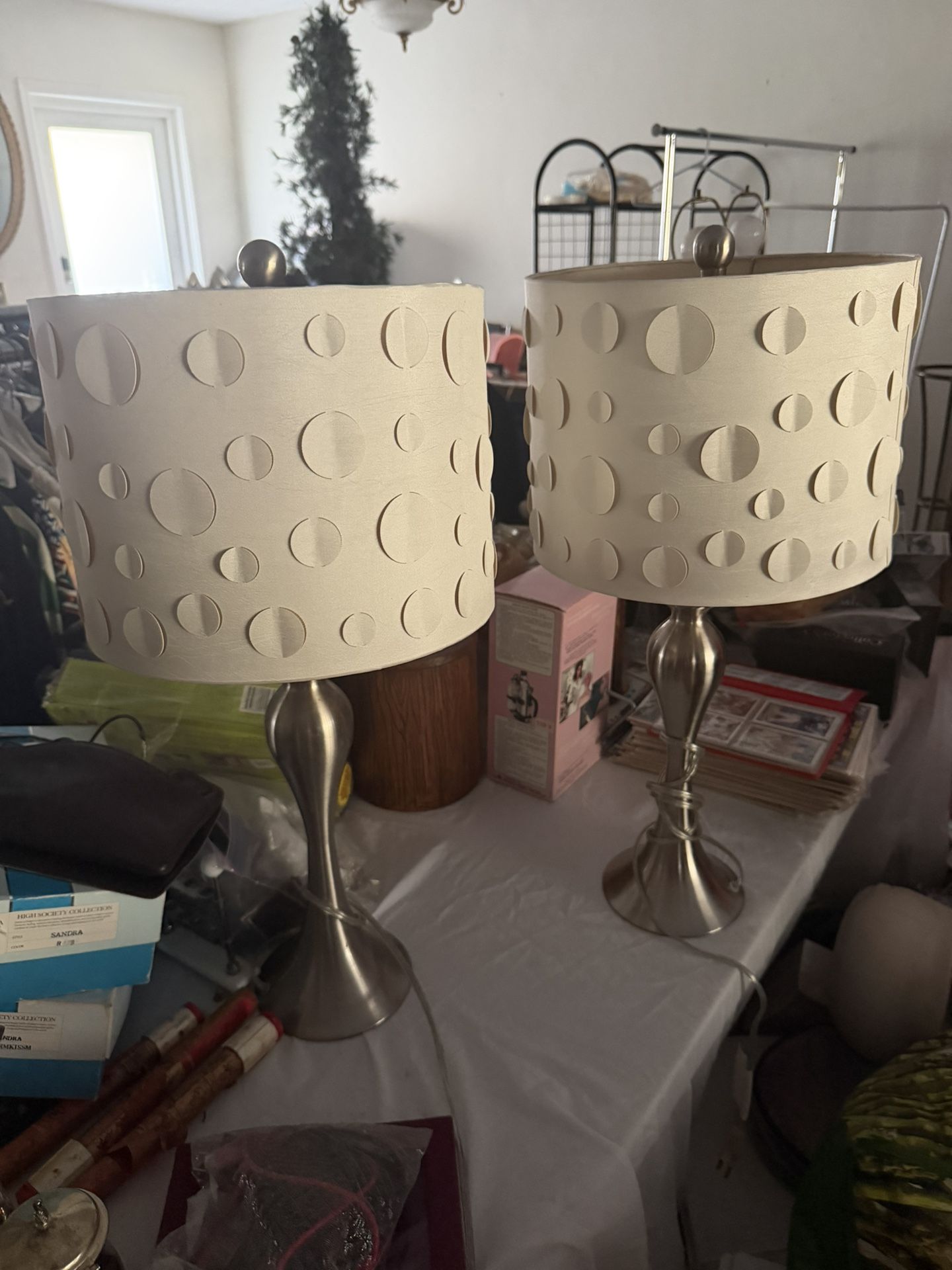 2 Lamps