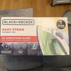 Black+Decker Easy Steam Compact Iron