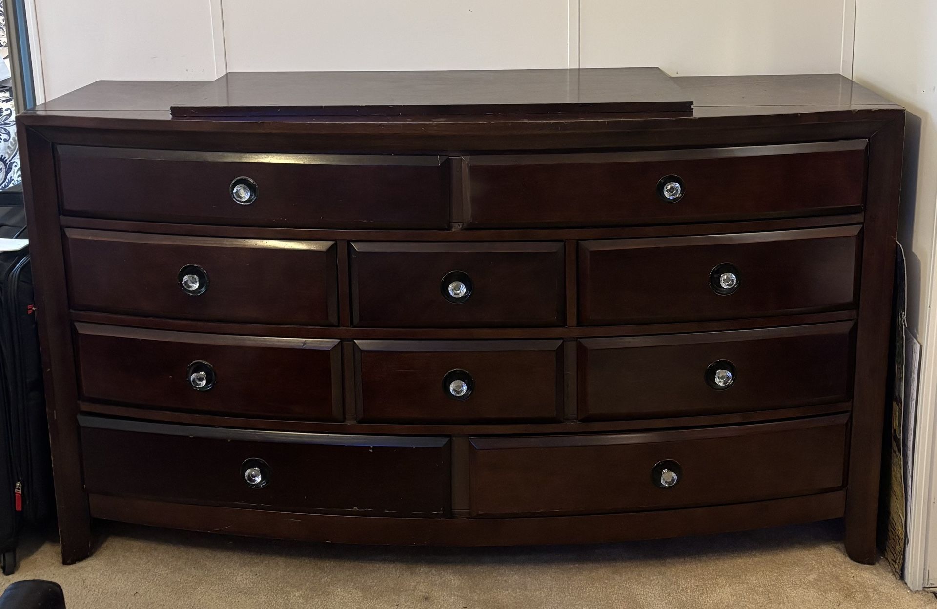 Dresser With Diamond Knobs