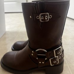Brown Boots Womens 8.5 NEVER WORN