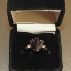 LADIES 10 K WHITE GOLD & AMETHYST & CZ ACCENTS RING