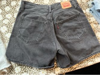 Women’s baggy Levi shorts
