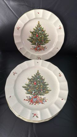 Set Of 9 Vintage Mikasa Christmas Dinner Plates 10 3/4” Happy Holidays Japan Christmas Tree