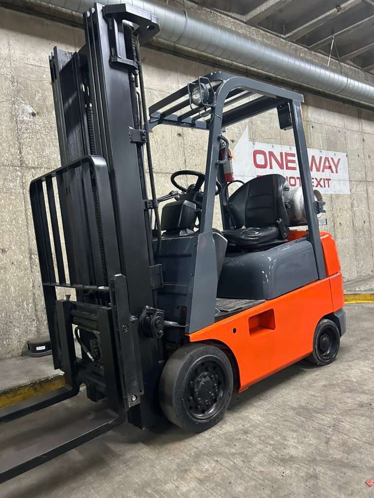 EXCELLENT condition Toyota forklift for sale