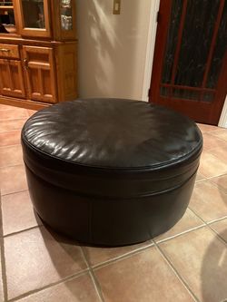 Multipurpose footstool 37 inches around great shape Multipurpose footstool 37 inches around great shape