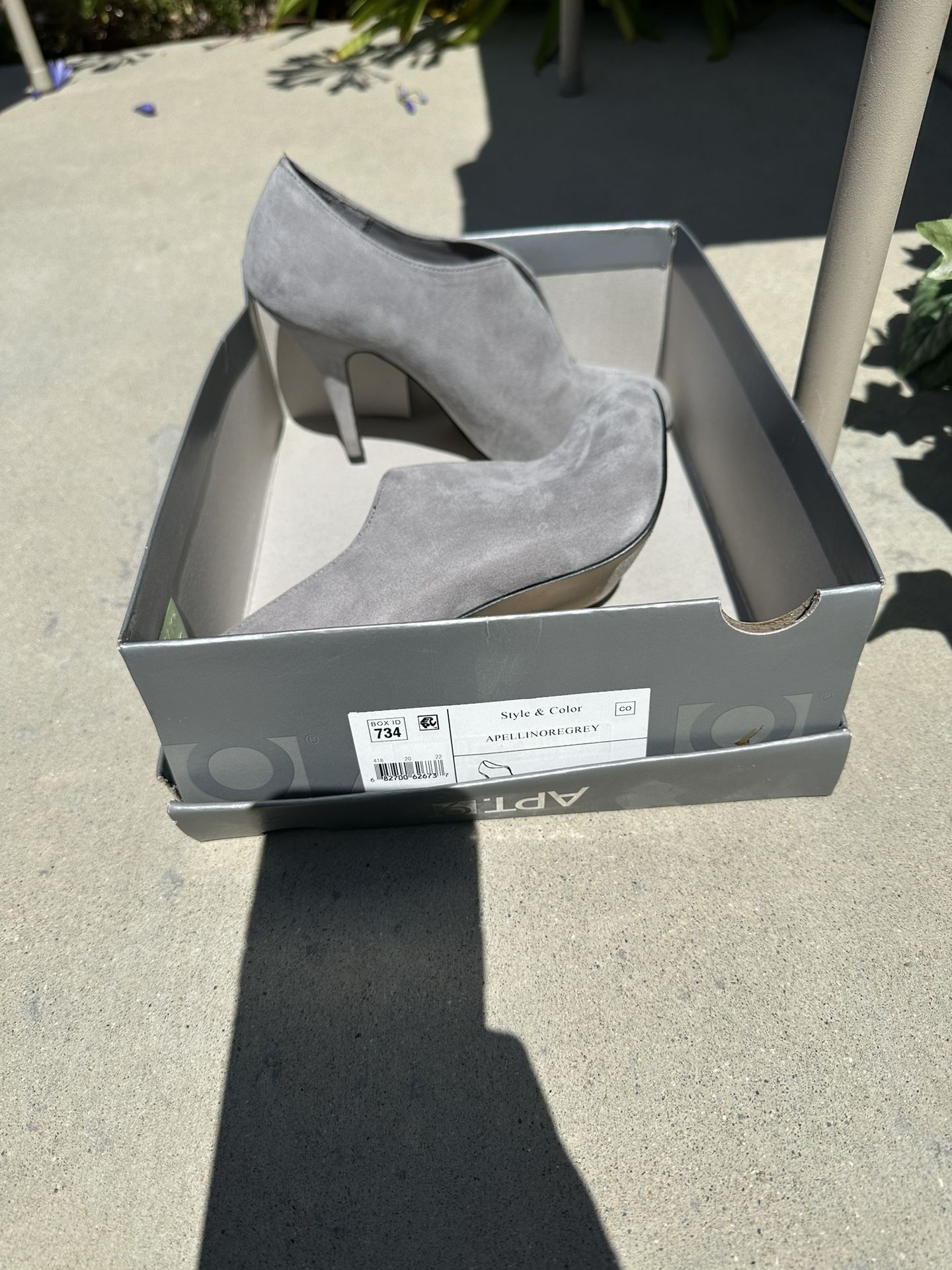 Women’s Grey Heels