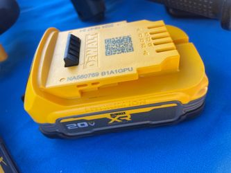 DEWALT 20V MAX XR POWERSTACK Compact Lithium-Ion 1.7Ah Battery