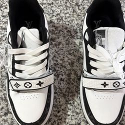 Louis Vuitton sneakers size 9