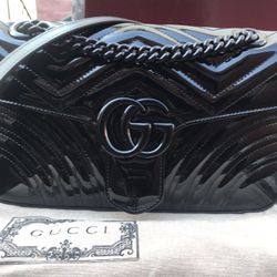 GUCCI Large Monochrome Marmont Patent Leather Shoulder Bag