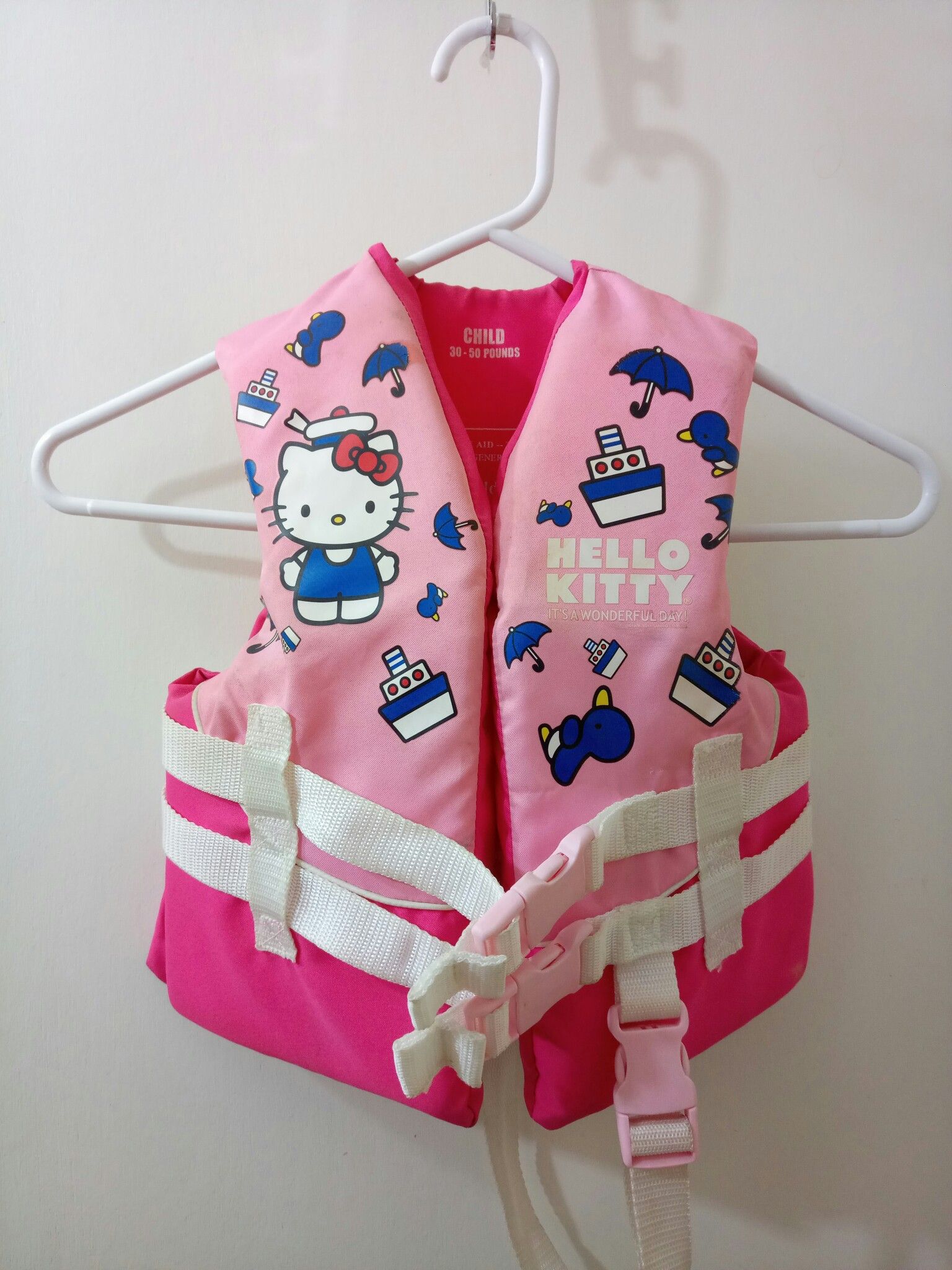 Hello Kitty life jacket size 30 to 50 pounds