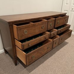 Stunning Old Colonial Furniture Company Dresser