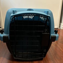 Selling Dog/cat Kennel 