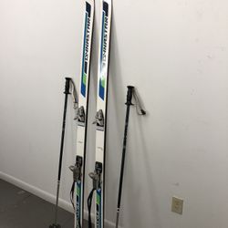 Dynastar 190 cm Skis with Salomon Bindings and Kerma 125 cm Ski poles