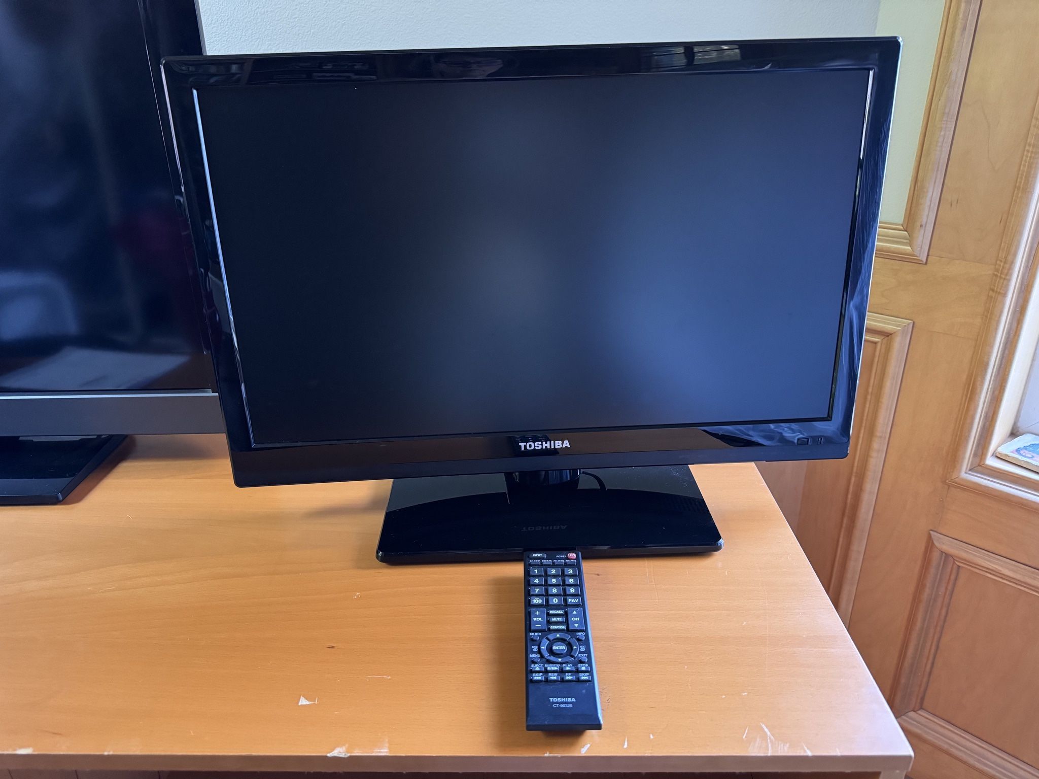 Toshiba 24SL410U 24” 1080p 60 Hz LED HDTV, with Remote