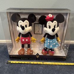 New Disney Treasures From The Vault Mickey & Minnie Plush Set