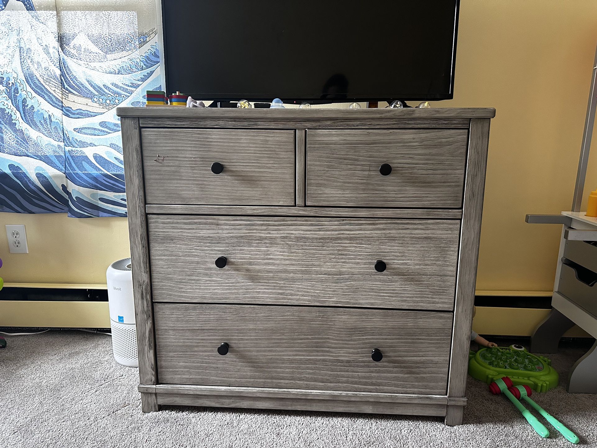 Simmons Monterey Dresser With Changing Top